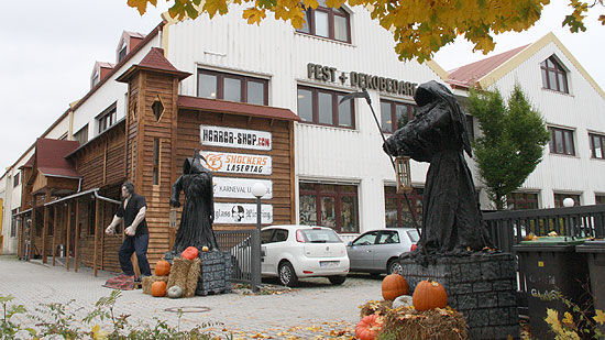 Halloween - der Horror-Shop Super Store in Landsham samt Villa des Grauens (©Foto: Marikka-Laila Maisel)