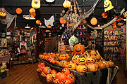 Alles zum Thema Halloween im Horror-Shop Super Store (©Foto: Marikka-Laila Maisel)