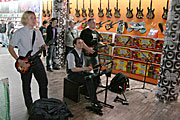 Guitar Hero spielen (Foto: Martin Schmitz)