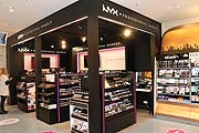 NYX als shop - in shop im dm - Drogeriemarktik-  neu in den Riem Arcaden (EG) (©Foto:Martin Schmitz)