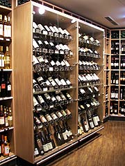 Ausgesuchte Wein-Raritäten lagern im Klimaschrank (©Foto: Marikka-Laila Maisel)