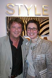 Radio Gong Gesch&auml;ftsf&uuml;hrer  Georg Dingler neben Style Africa Inhaberin Barbara Mayr (Foto: Martin Schmitz)