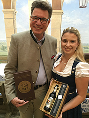 Bayr. Brauerbund Pr&auml;sident Georg Schneider, Bayerische Bierk&ouml;nigin Sabine-Anna Ullrich (&copy;Foto. Martin Schmitz)