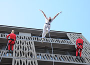 Vertical Catwalk zum Opening von Jochen Schweizer (Foto: Ingrid Grossmann)