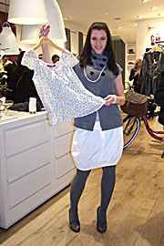 Sabine Beger von Stylebooker.com hat sich am Er&ouml;ffnungsabend mal bei Comptoir des Cotonniers umgeschaut (Foto: Marikka-Laila Maisel)