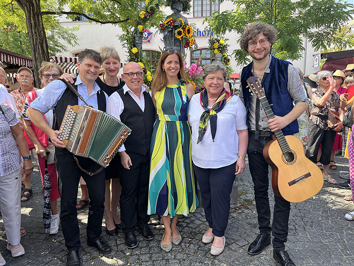Brunnenfest 2022 auf dem Viktualienmarkt am 05. August 2022 (©foto: Martin Schmitz)