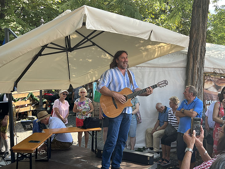 Roland Hefter auf dem Brunnenfest 2022 auf dem Viktualienmarkt am 05. August 2022  (©foto: Martin Schmitz)