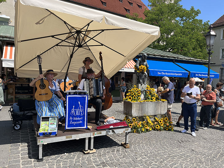 e Holledauer Zugroasdn auf dem Brunnenfest 2022 auf dem Viktualienmarkt am 05. August 2022 (©foto: Martin Schmitz)