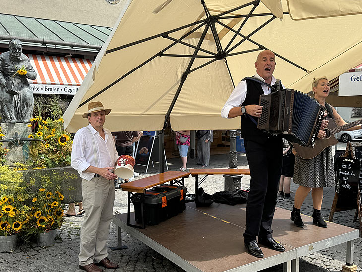 Brunnenfest 2024 auf dem Viktualienmarkt am 05. August 2022 (&copy;foto: Martin Schmitz)