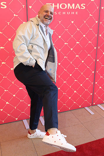 Oliver Rauh trug schon die neuen exklusiven veganen "Käfer" Sneckaer aus dem THOMAS-Flagshipstore in München (©Foto: Martin Schmitz)