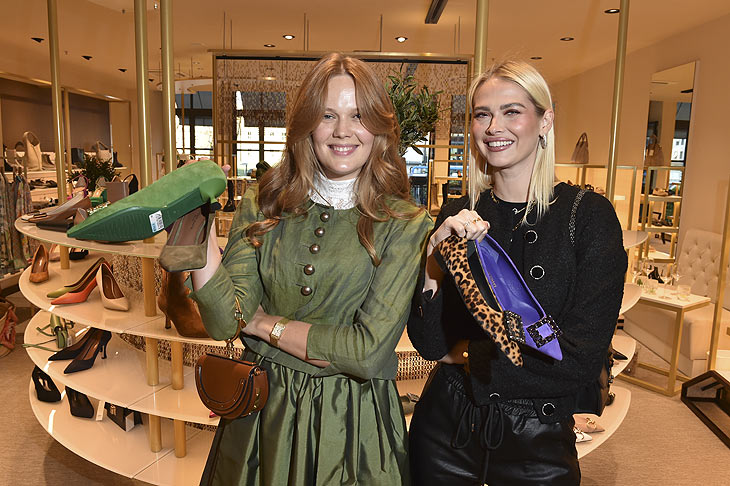 Pia Riegel (GNTM) und Darya Strelnikova / Eröffnungsfeier des neuen THOMAS-Flagshipstores in München am 01.09.2022 / Foto: BrauerPhotos / Goran Nitschke für THOMAS-Schuhe 