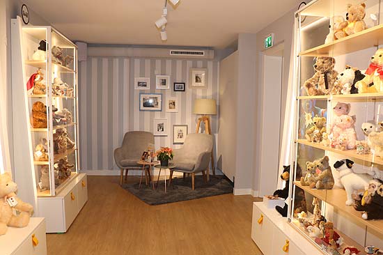 exklusive Steiff Sammlerwelt im 1. Stock des neuen Steiff Flagship Store M&uuml;nchen in der Briennerstra&szlig;e (&copy;Foto: Martin Schmitz)