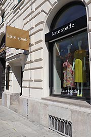 Brienner Str 12: Kate Spade New York München Store eröffnete im April 2019 (©Foto:Martin Schmitz)