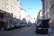 Die lange Hohenzollernstraße zieht sich hin zwischen der Leopoldstraße über den Kurfürstenplatz bis hin zur Schleißheimer Straße (Foto: Martin Schmitz)
