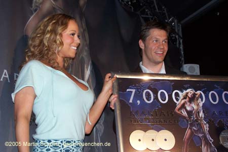 051130mariah_carey11