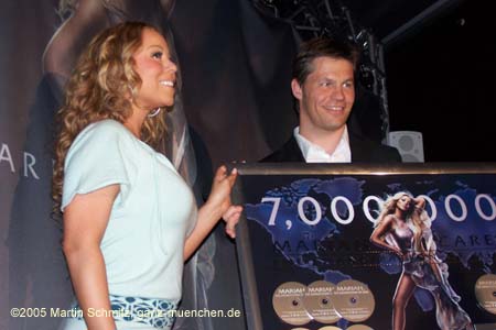 051130mariah_carey14