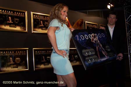 051130mariah_carey35