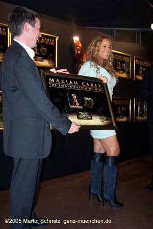 051130mariah_carey43