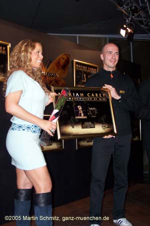 051130mariah_carey53
