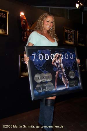 051130mariah_carey68