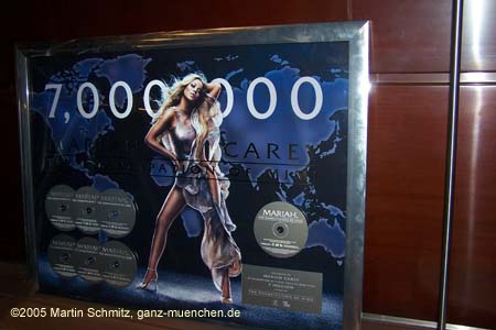 051130mariah_carey75