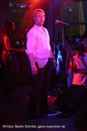 050628ronan_keating54