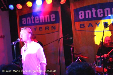 050628ronan_keating79