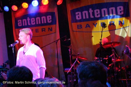 050628ronan_keating81