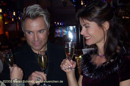 051122aida_premiere08