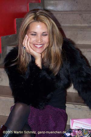 051122aida_premiere10