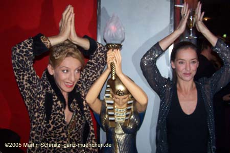 051122aida_premiere11