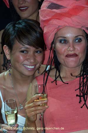 051122aida_premiere51