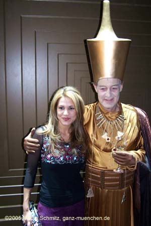 051122aida_premiere64