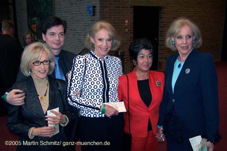 050519golf_premiere01