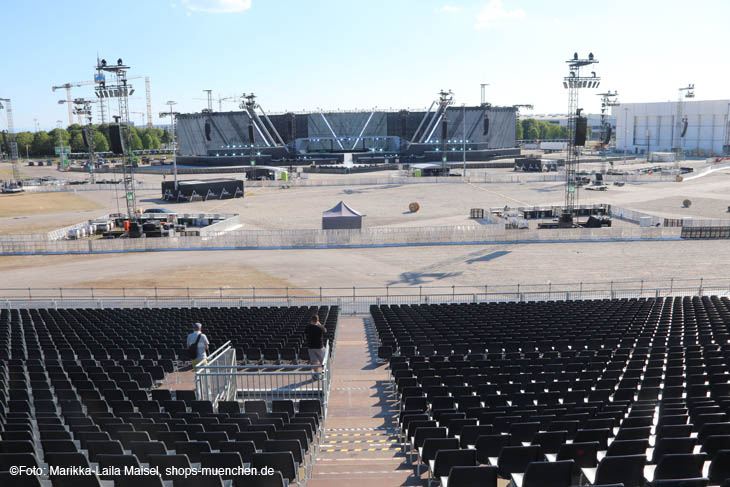 Blick auf Open-Air Bühne für das Andreas Gabalier Konzert von der VIP Tribüne aus am 06.08.2022 (©Foto:Marikka-Laila Maisel)