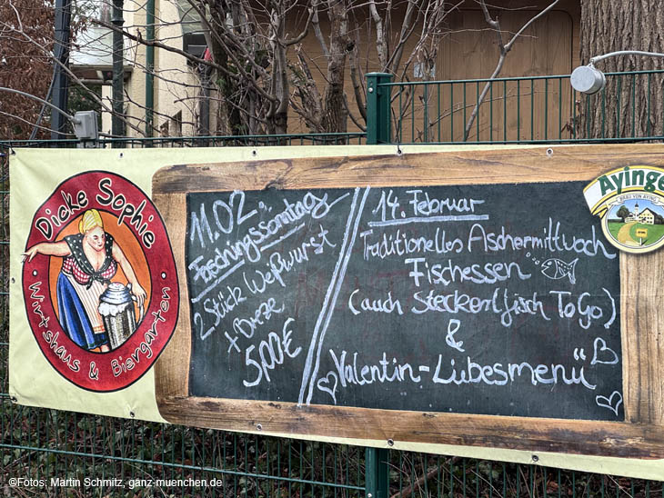 Dicke Sophie feiert Fasching neben dem Gaudiwurm 2023 in München Unterföhring (©Foto:Martin Schmitz)