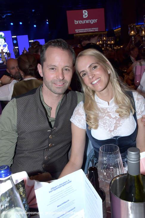 250221ig-filserball100