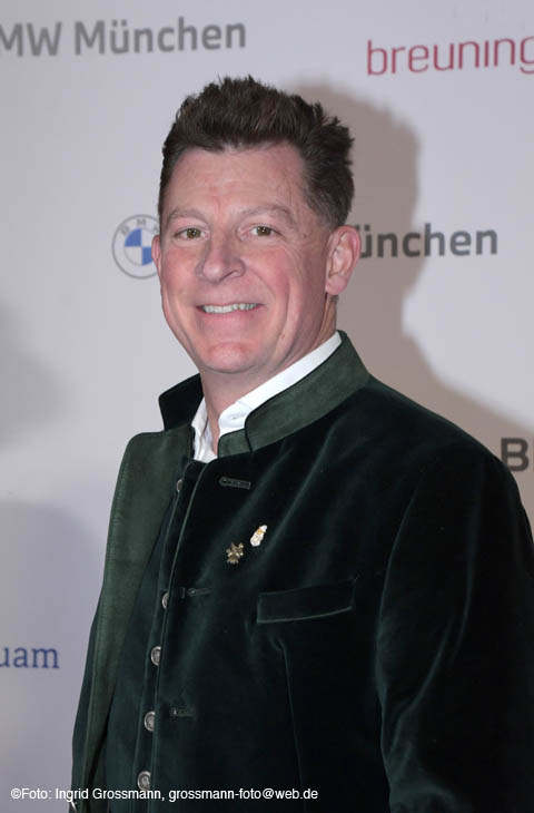 250221ig-filserball115