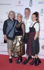 250221ig-filserball135