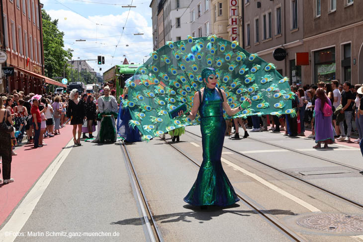 CSD M&uuml;nchen 2024 Parade in der Fraunhoferstra&szlig;e (&copy;Foto: Martin Schmitz) 