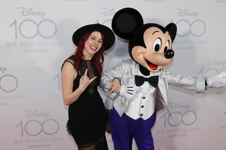 Rock-Sängerin Jennifer Haben - Impressionen Red Carpet "Disney 100- Die Ausstellung" am 17.04.2023 / 230417disney100-092 ©Fotos: Martin Schmitz