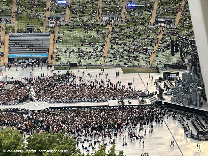 Impressionen The Weeknd @ Olympiastadion München 2023 / Blick aus dem Riesenrad ins Stadion vor Beginn der Show 230804weeknd-oly004 ©Foto: Martin Schmitz 
