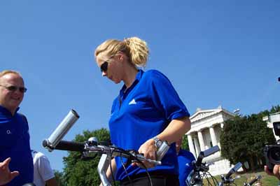 - Franz Becknbauer und Veronica Ferres bei der O2 Kaisetour kaisertour03_q41ferres.jpg  (©Foto: Martin Schmitz)