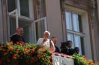 060910nt_papst_balkon16
