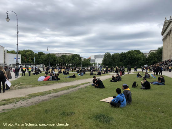 "Silent Protest" am 06-06-2020 auf dem Münchner Königsplatz 200606silent_protest005.jpg