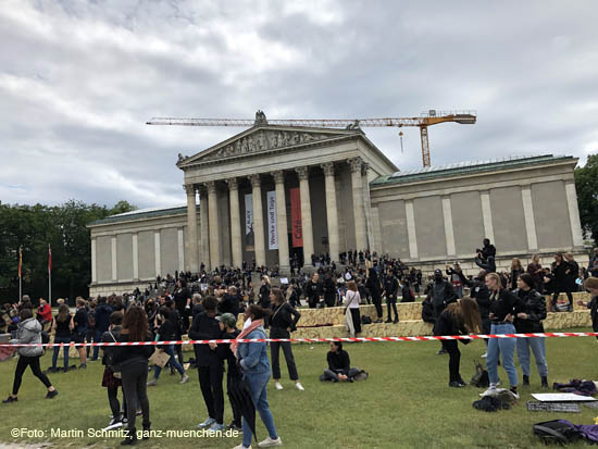 "Silent Protest" am 06-06-2020 auf dem Münchner Königsplatz 200606silent_protest007.jpg