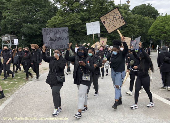 "Silent Protest" am 06-06-2020 auf dem Münchner Königsplatz 200606silent_protest011.jpg