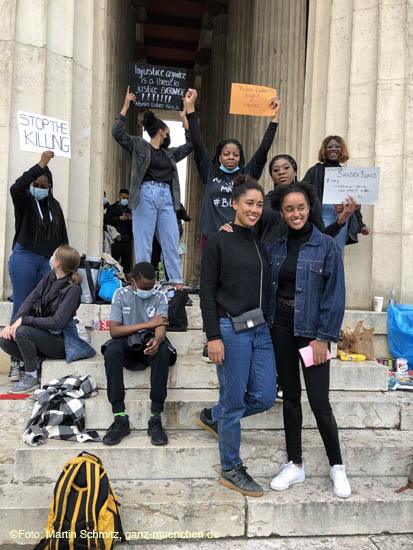 "Silent Protest" am 06-06-2020 auf dem Münchner Königsplatz 200606silent_protest019.jpg