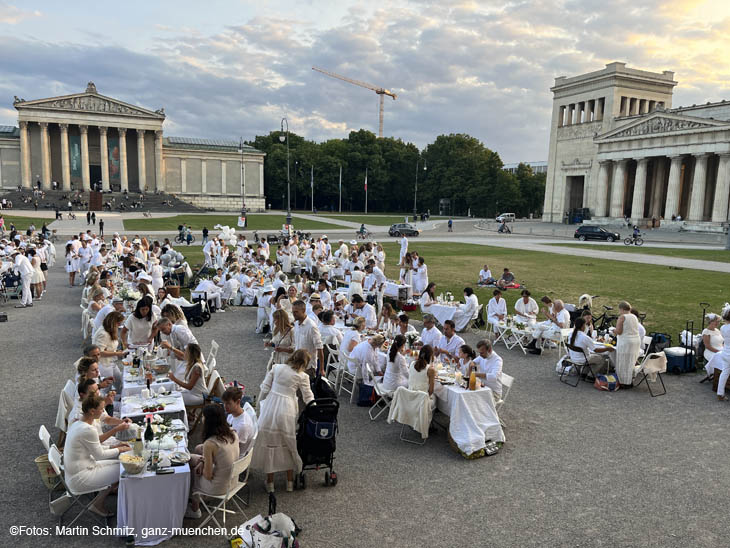 Impressionen Diner en Blanc 2023 am K&ouml;nigsplatz / 230713diner-blanc002 &copy;Foto: Martin Schmitz 