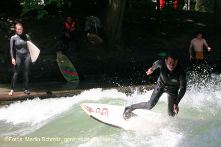 060612eisbal_riversurf06